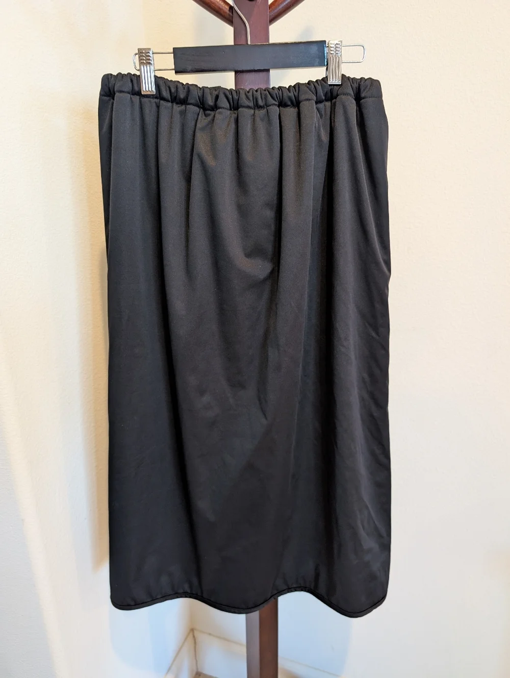 Bamboo Lined Black Spa-Style Towel Wrap